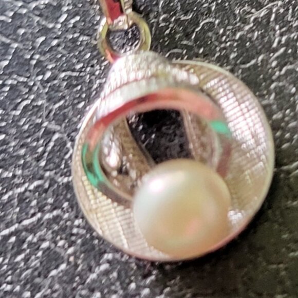 Vintage Sterling Silver Bell Pendent With Pearl Necklace. - Picture 3 of 8
